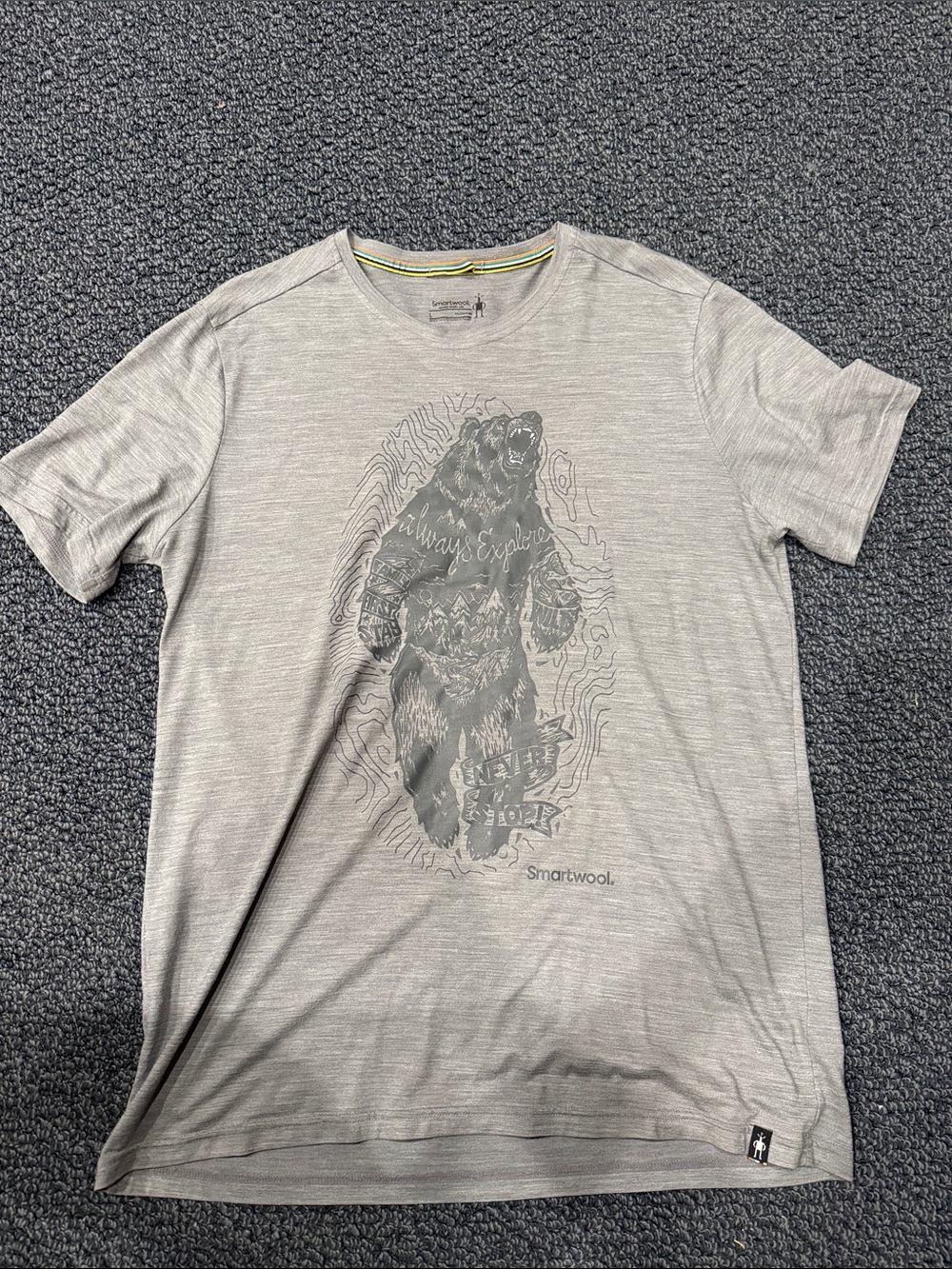 Smartwool Men’s Merino Light Gray Bear Graphic Short Sleeve Tee